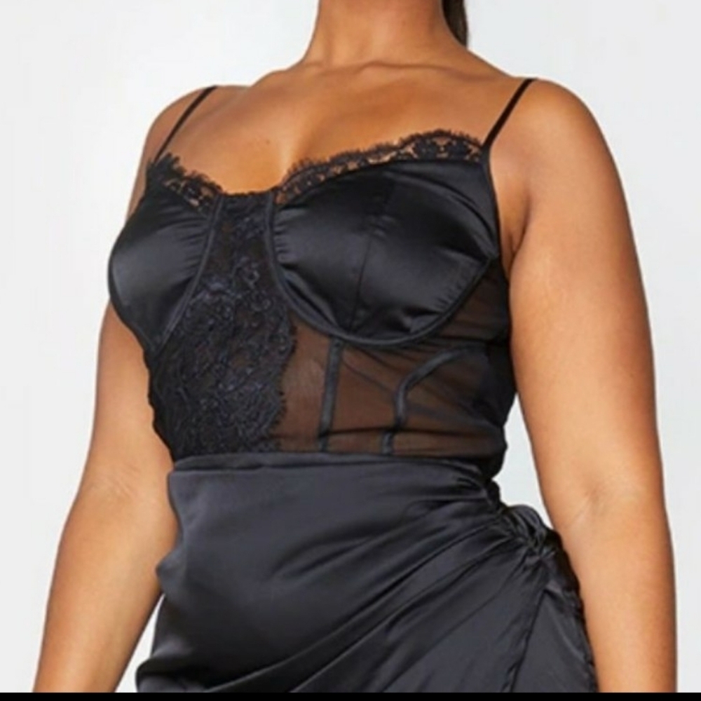 PrettyLittleThing NWT 26 Plus Size Black Satin Lace Bustier Sexy Slit Midi Dress - Picture 7 of 13